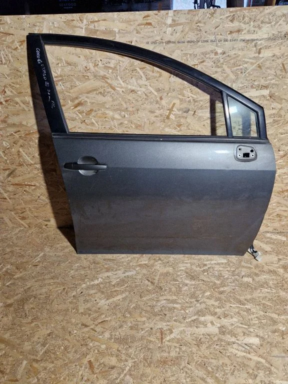 Front door – Toyota Corolla Verso AR10 (2004-2009)
