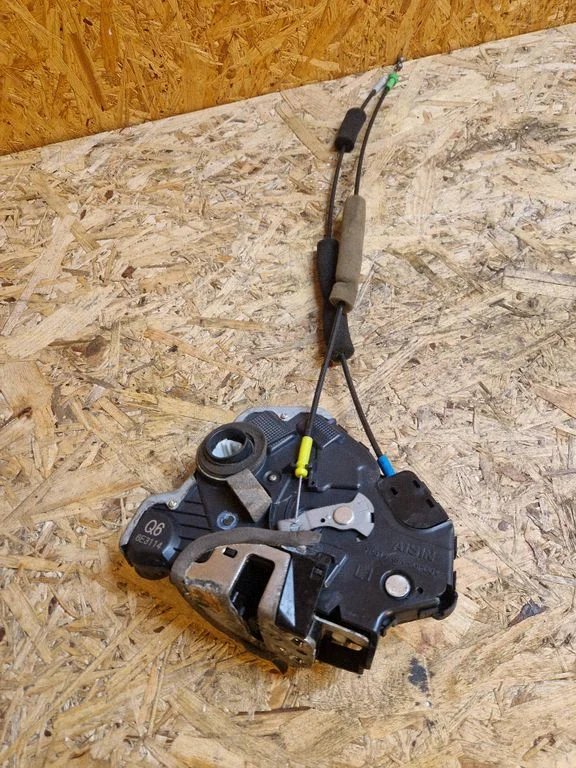 Front door lock – Lexus IS 220D-250-350 (2006-2013)