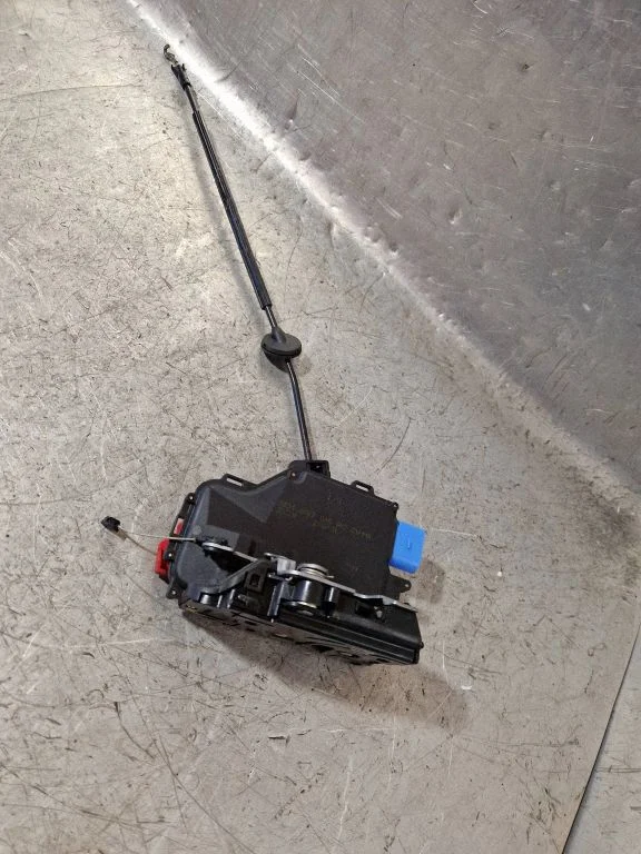 Front door lock 3D1837016