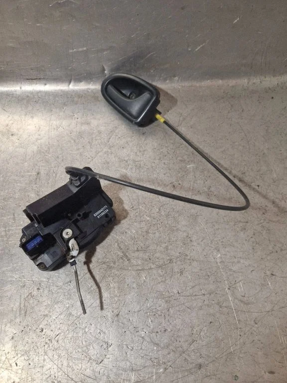 Front door lock – Renault Trafic II (X83) (2001-2014)