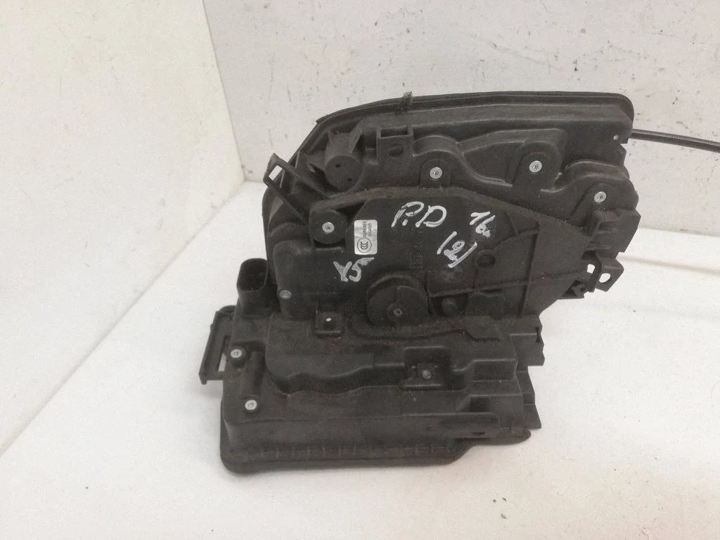 Esiukse lukk – BMW X5 F15 (2013-2017)