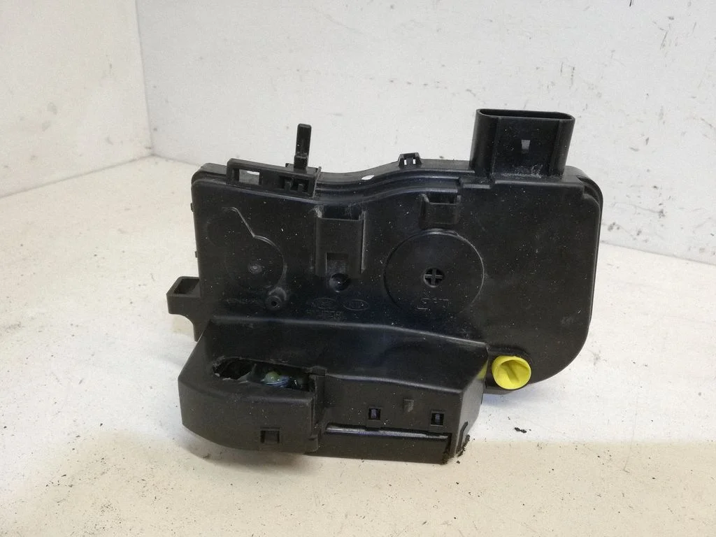 Front door lock A045035