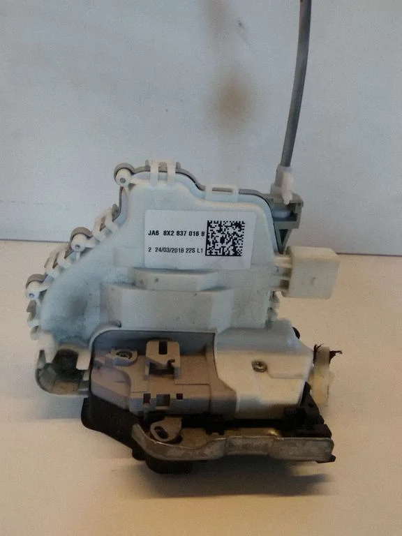 Front door lock – Audi A4 Allroad B8 (2008-2016)