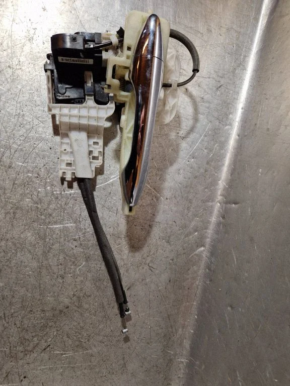 Front door lock 813202Y000