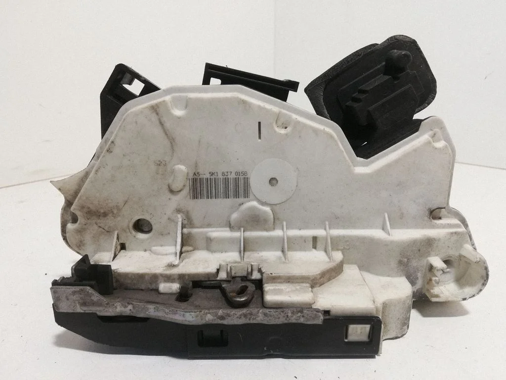 Front door lock 5K1837015B