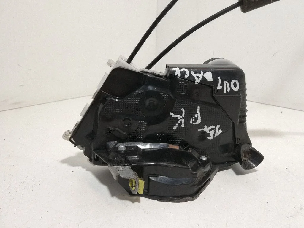 Front door lock T8311180F3