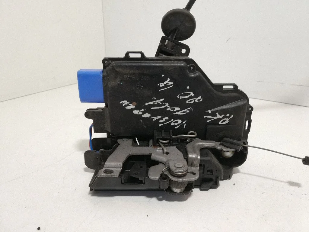 Front door lock 25100D6