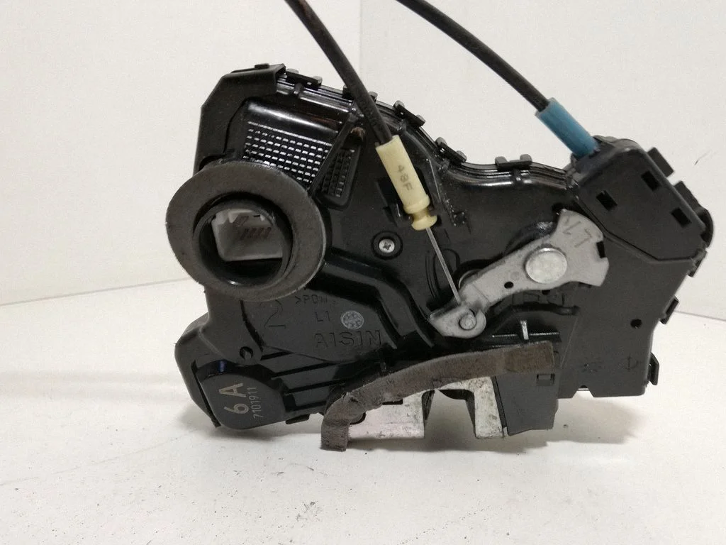Front door lock – Toyota RAV 4 (XA30) (2006-2016)