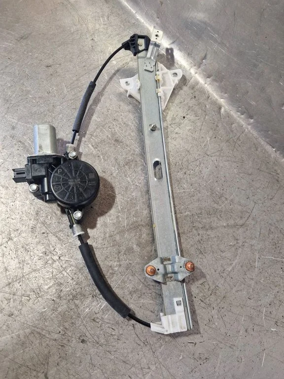 Front door window regulator with motor D6515858X