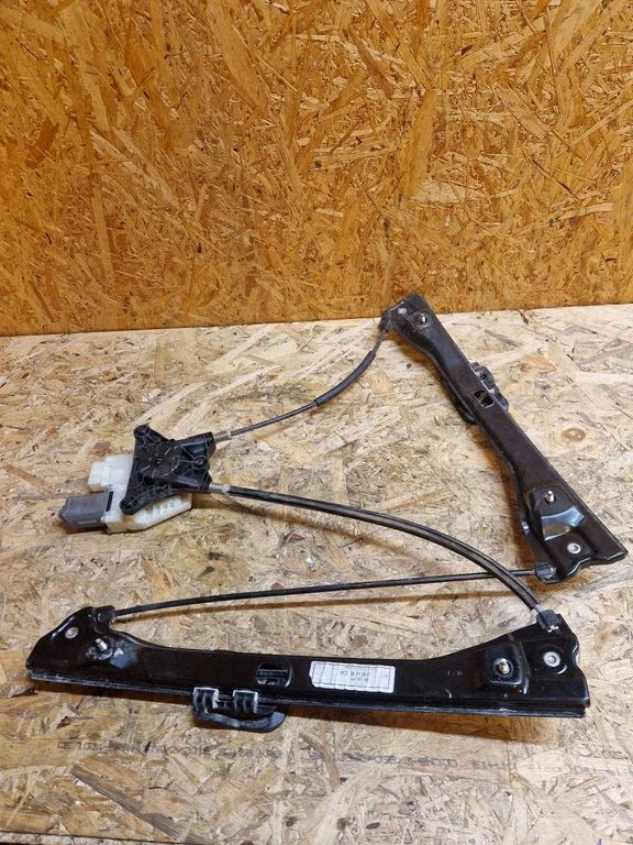 Front door window regulator with motor 5JA837462