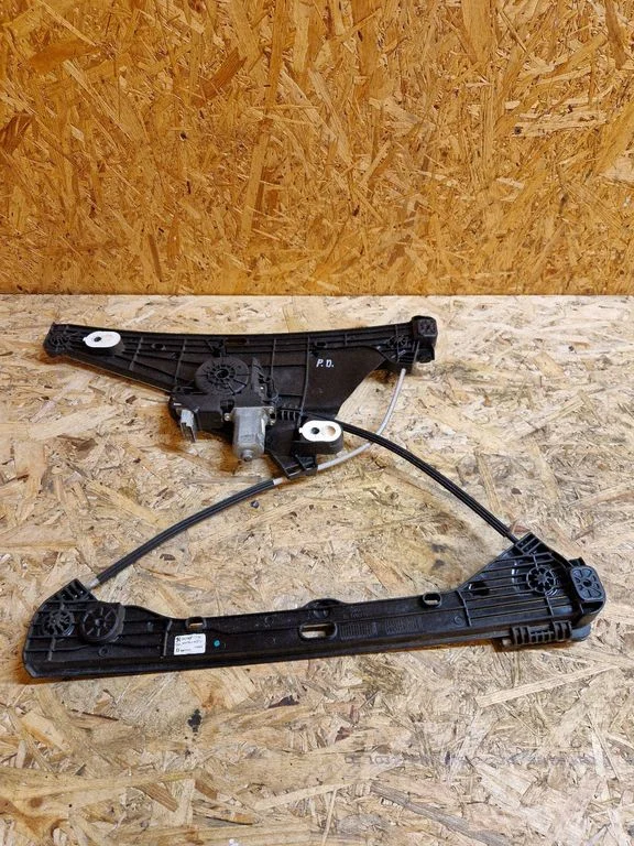 Front door window regulator with motor 156173911