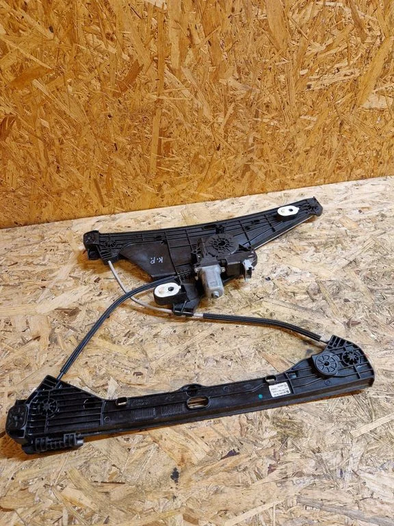 Front door window regulator with motor 156173912