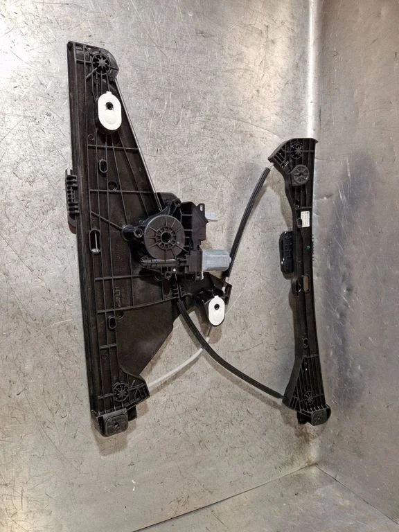 Front door window regulator with motor 9829043680