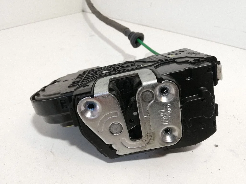 Front door lock A045035