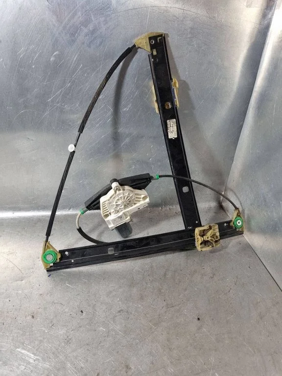 Front door window regulator with motor 8K0837461