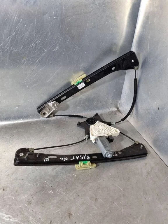 Front door window regulator with motor – Volkswagen Passat CC (2008-2016)