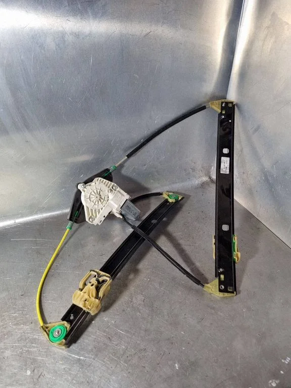 Front door window regulator with motor 8K0837462A