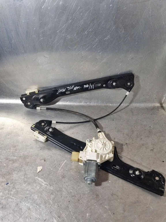 Front door window regulator with motor 0130822227