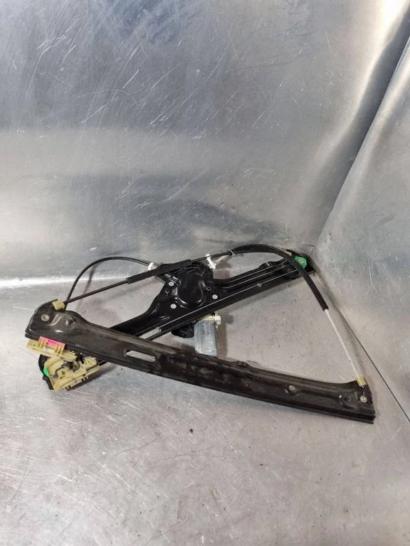 Front door window regulator with motor – BMW X5 F15 (2013-2017)