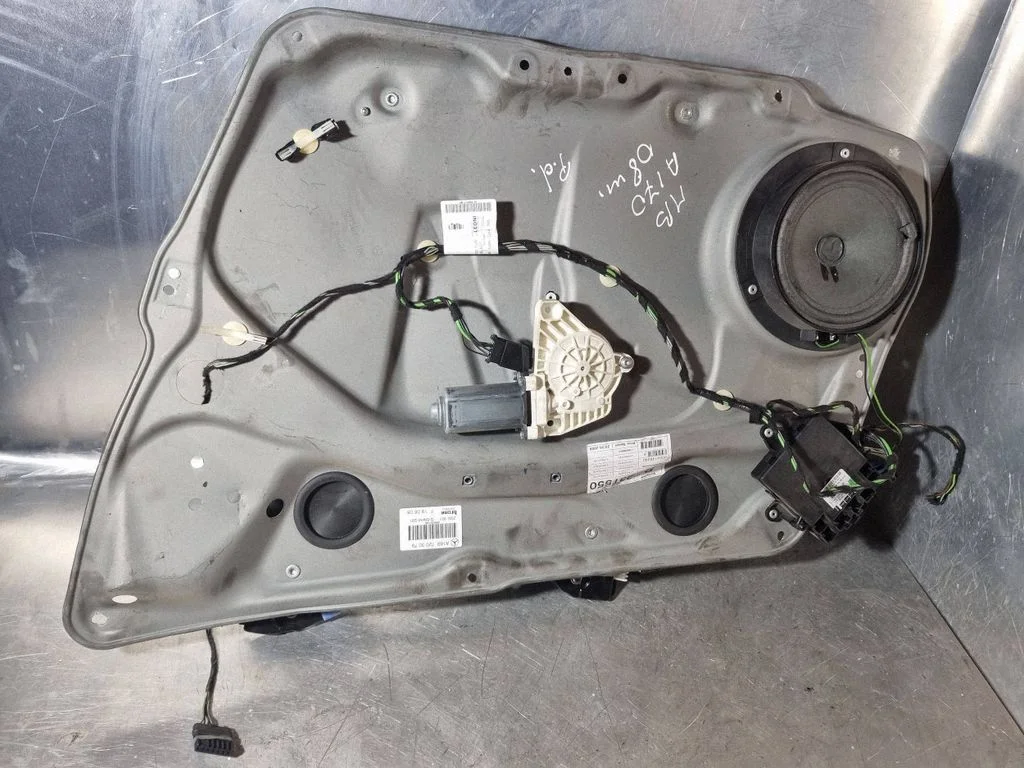 Esiukse elektriline aknatõstuk mootoriga – Mercedes-Benz A-klass W169 (2004-2012)