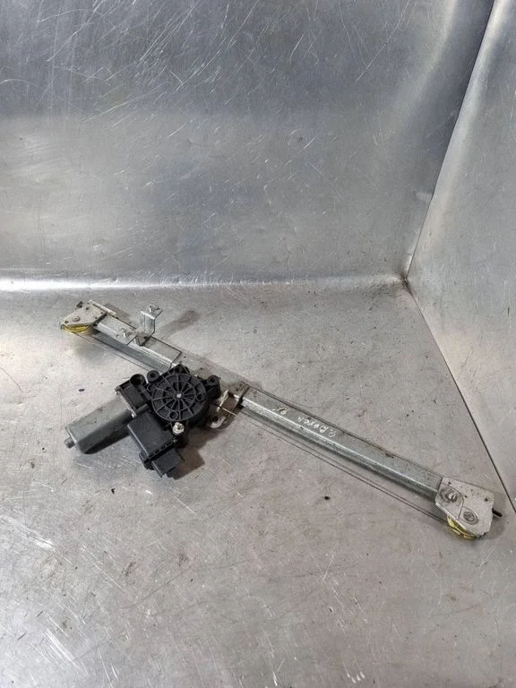 Front door window regulator with motor – left