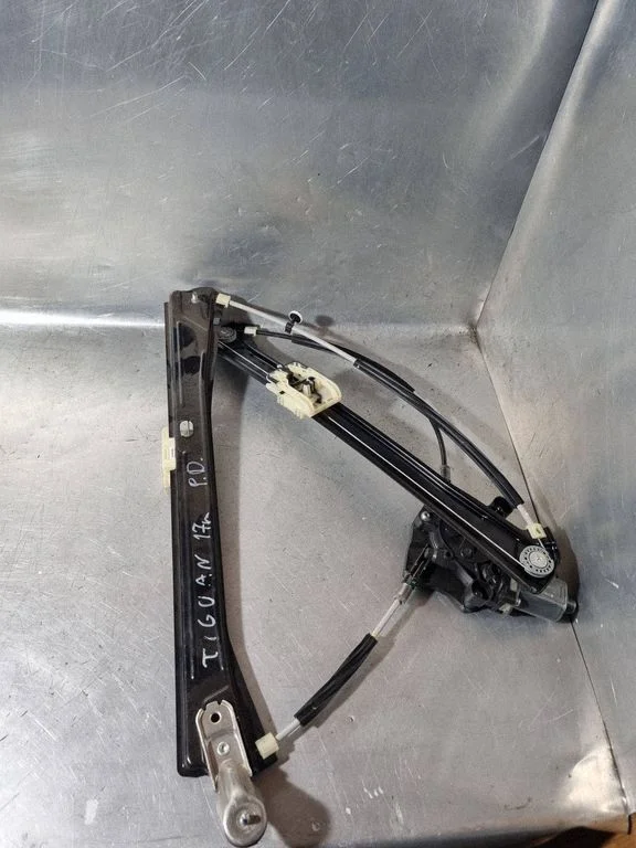Front door window regulator with motor – Volkswagen Tiguan Allspace (2017-)