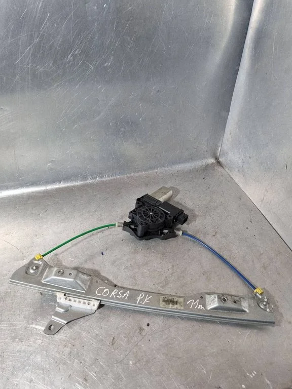 Esiukse elektriline aknatõstuk mootoriga – Opel Corsa D (2006-2014)