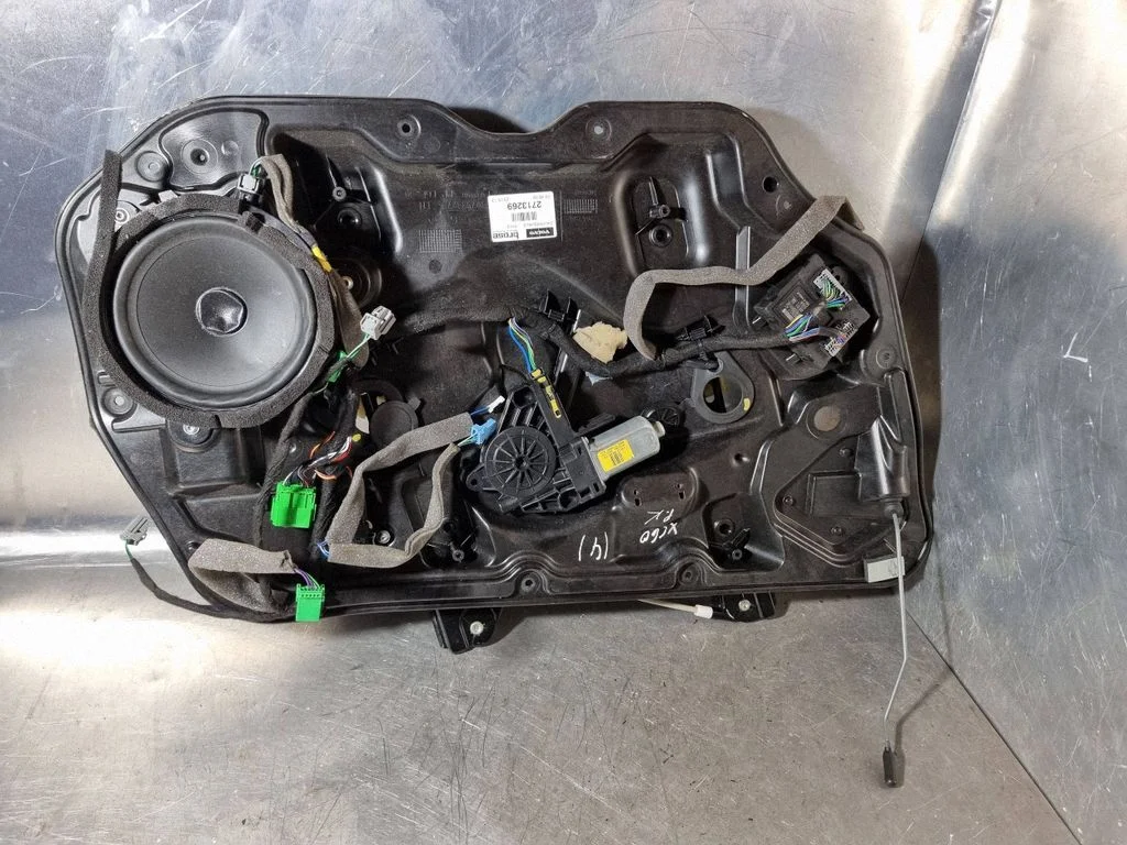 Front door window regulator with motor 2713269