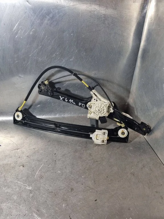 Front door window regulator with motor 2761410