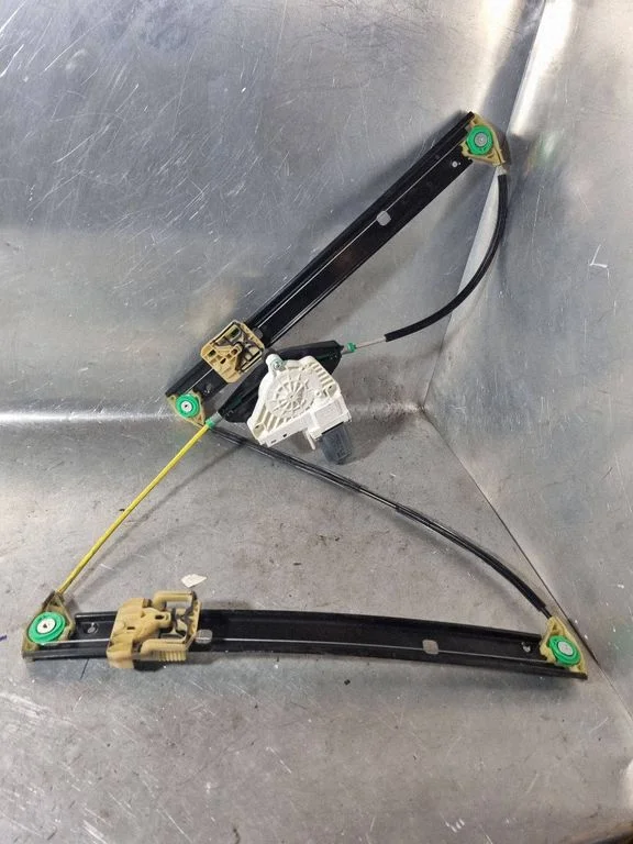 Front door window regulator with motor 8K0837462A