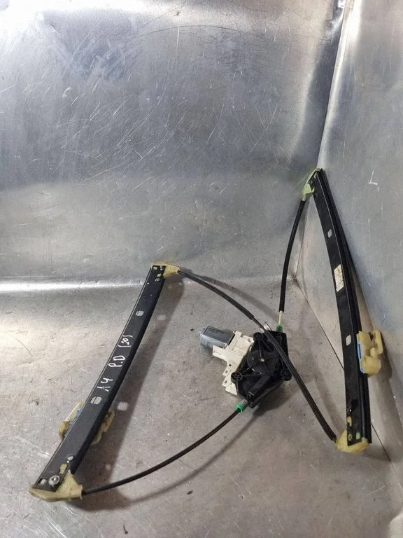 Front door window regulator with motor 8K0837462
