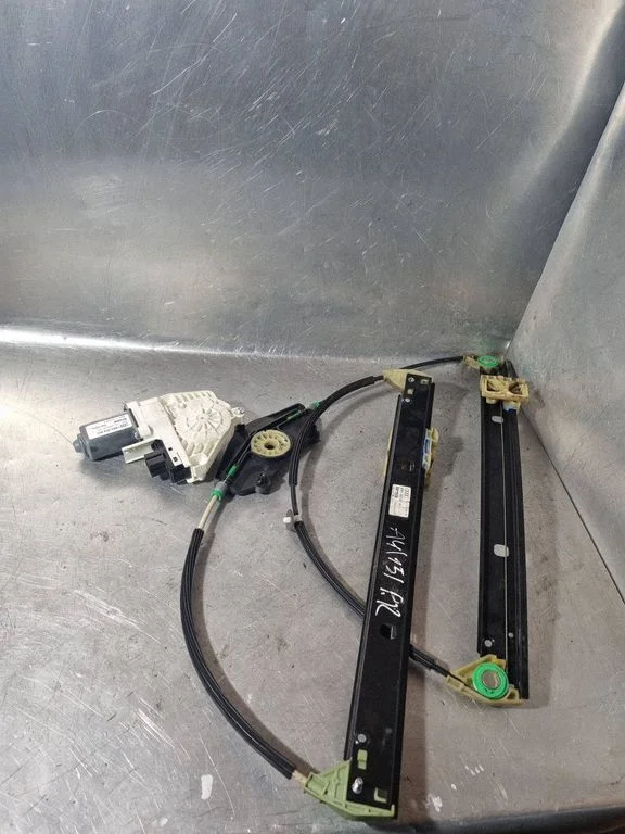 Front door window regulator with motor 8K0959801