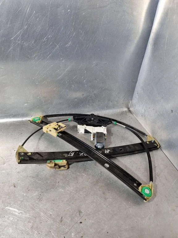 Front door window regulator with motor 8K0837461A