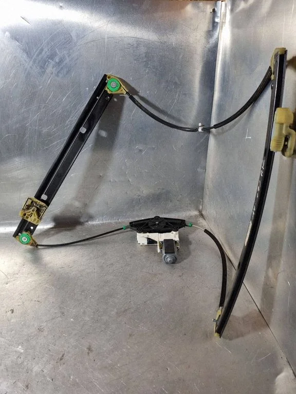 Front door window regulator with motor 8K0837467A