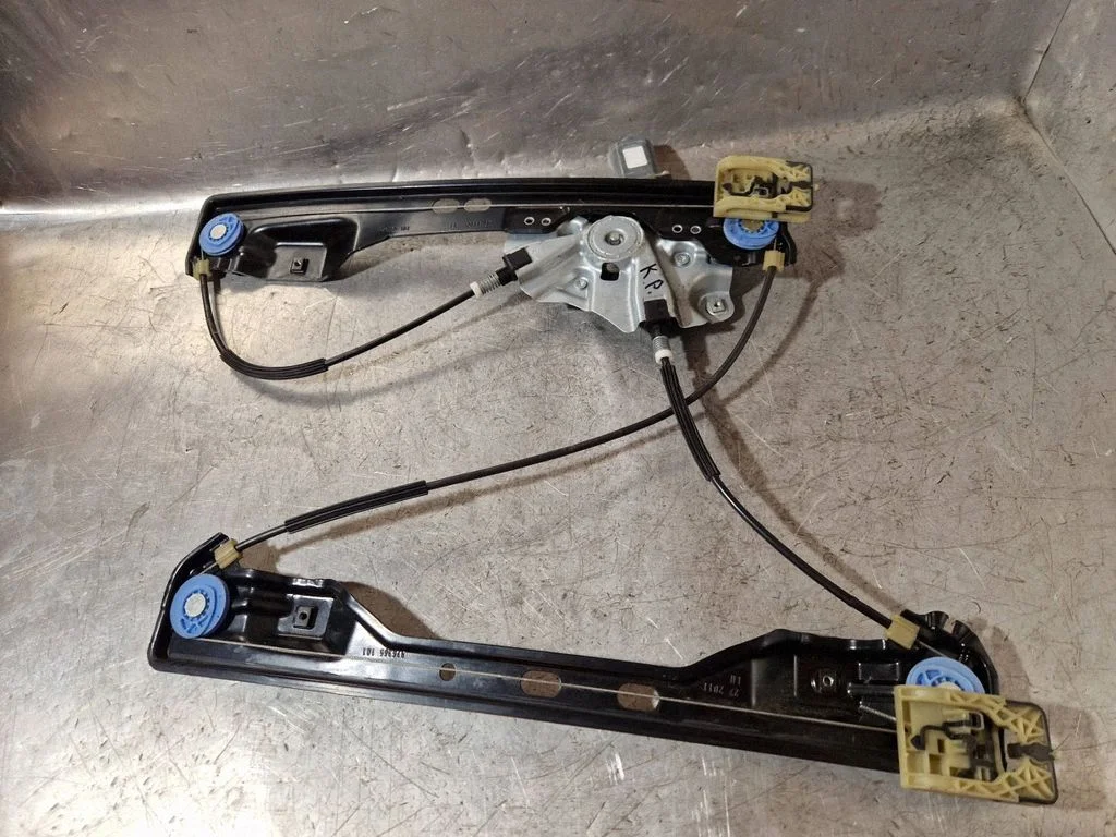 Front door window regulator with motor – Opel Zafira C (2011-2019)