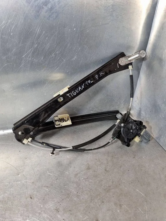 Front door window regulator with motor – Volkswagen Tiguan (2007-2016)