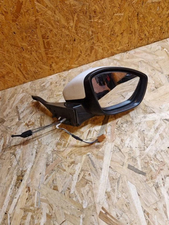 Esiukse elektriline välispeegel E20211047