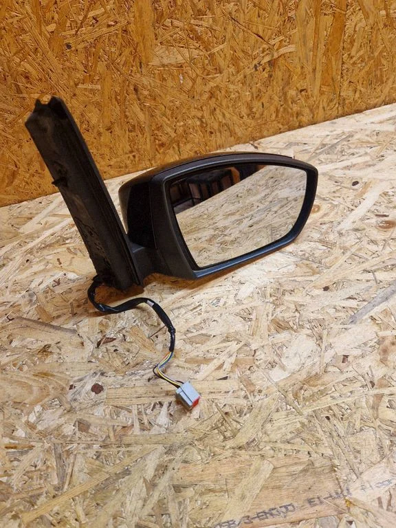 Esiukse elektriline välispeegel E9026235