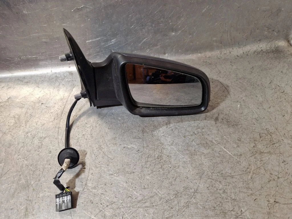 Front door electric wing mirror – Opel Zafira B (2005-2014)