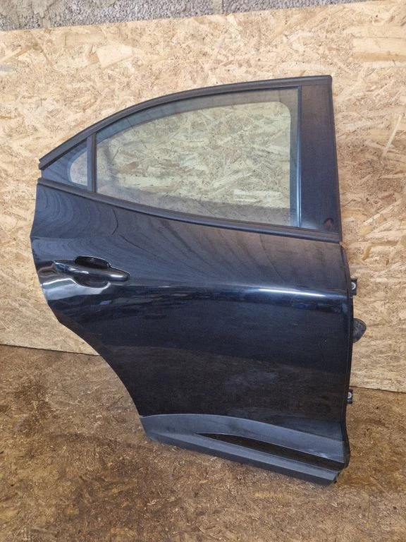 Rear door – right