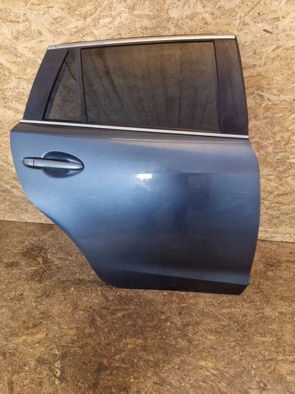 Rear door – right