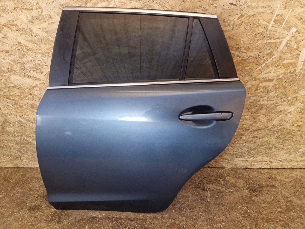 Rear door – left