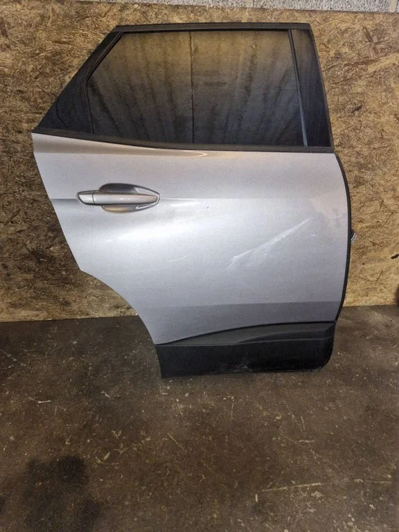 Rear door – right