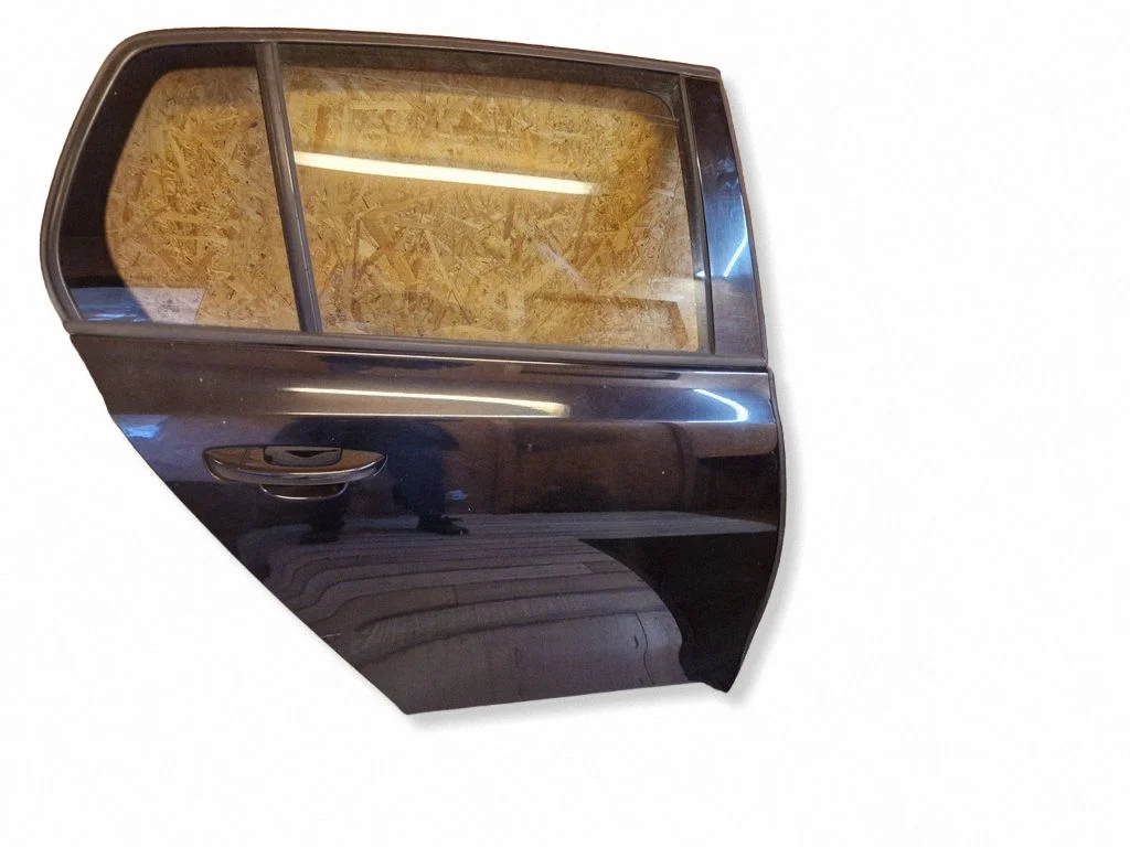 Rear door – right