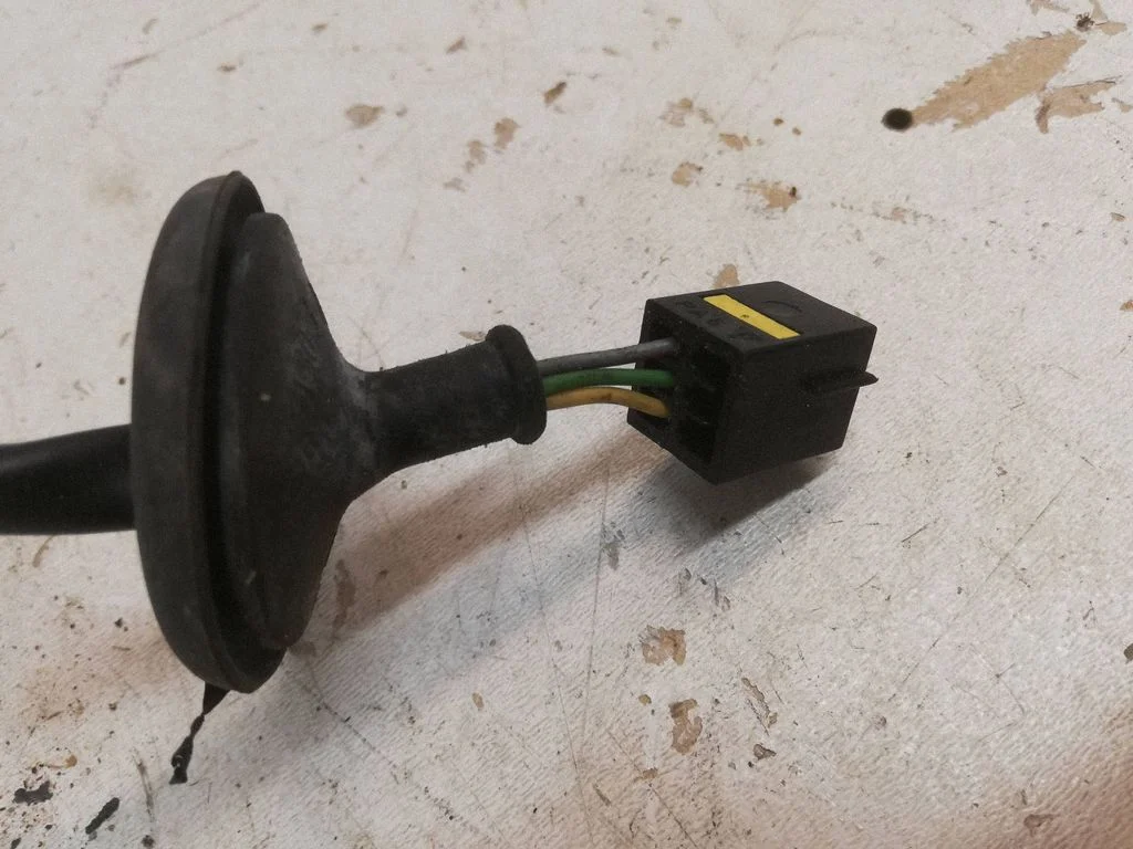 Esiukse elektriline välispeegel – Opel Corsa D (2006-2014)