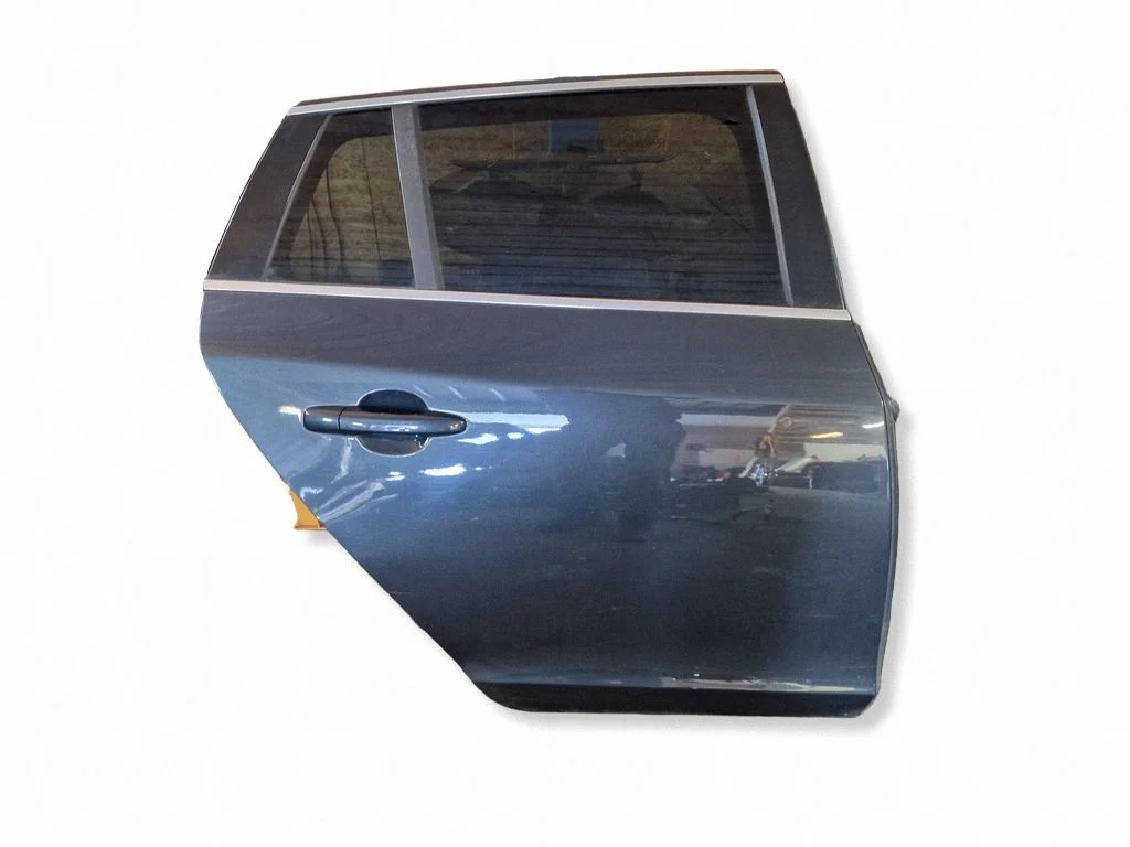 Rear door – right