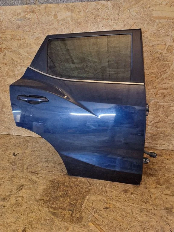 Rear door – right
