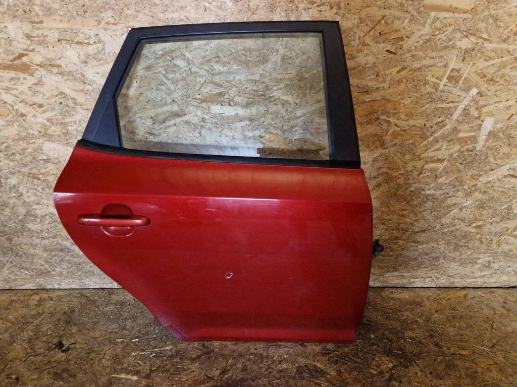 Rear door – right
