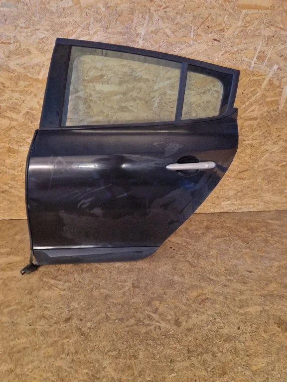 Rear door – left
