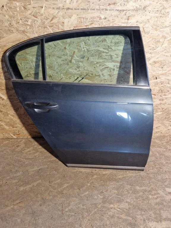 Rear door – right